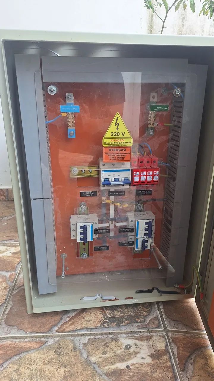 Quadro elétrico com disjuntor - Foto 3