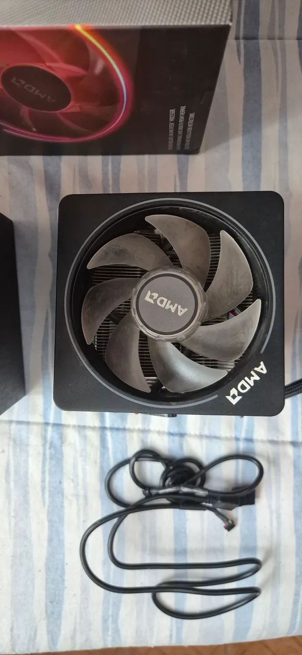 AMD Ryzen 7 3700X + Cooler Wraith Prism - Foto 3