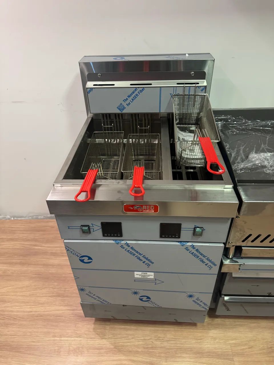 FRITADEIRA ELÉTRICA BIPARTIDA 38L 380V TRIFÁSICA NOVA  - Foto 2