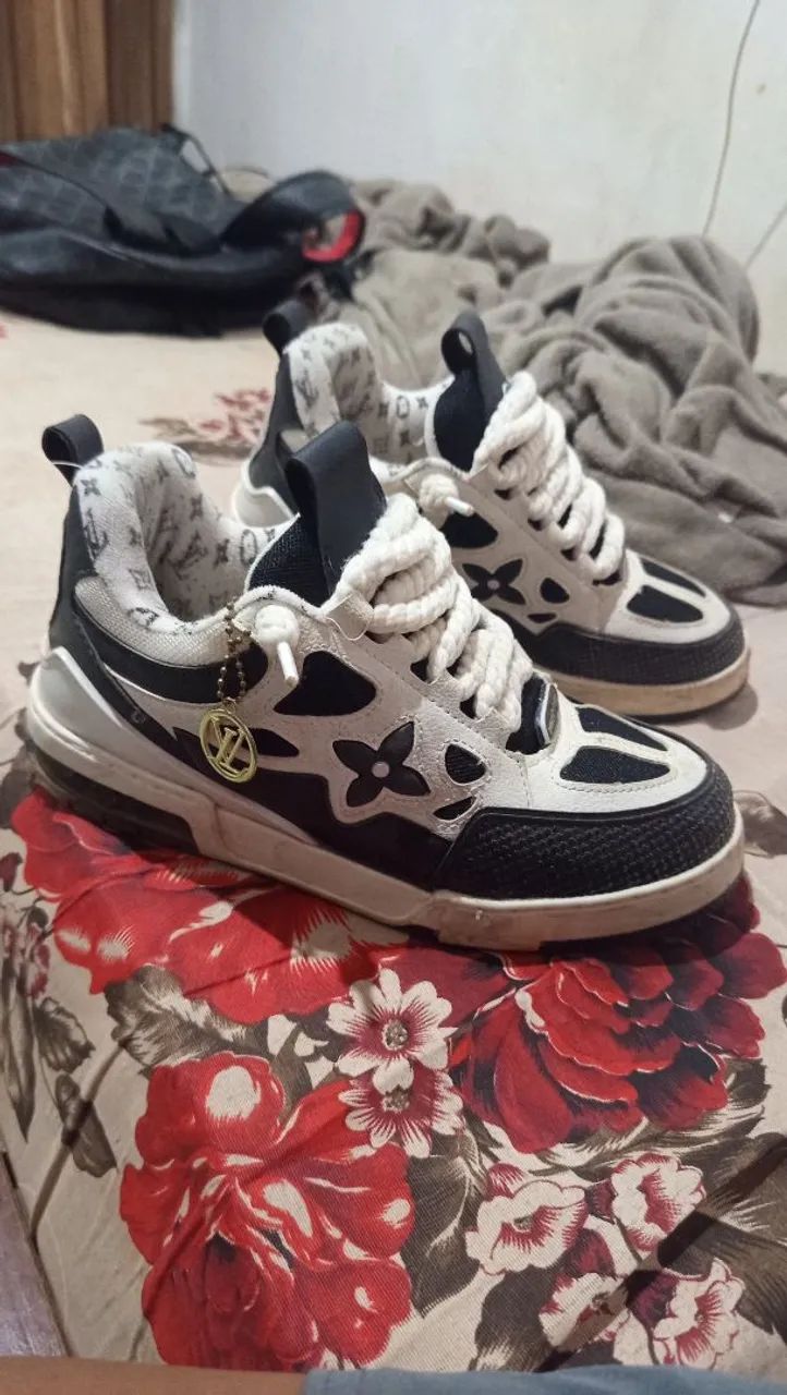 Vende se tênis Louis Vuitton  - Foto 2