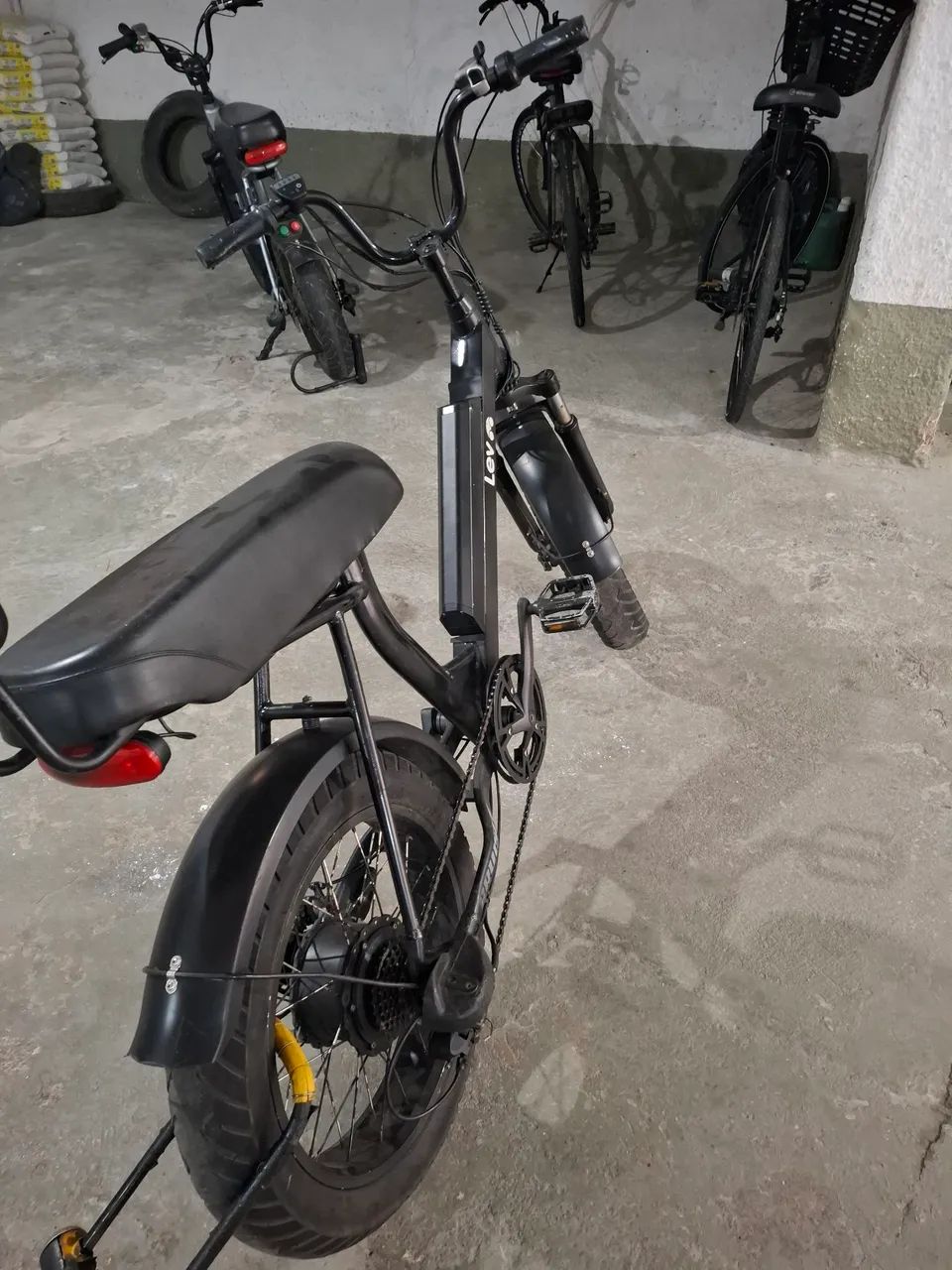Bicicleta Lev Cruiser  Preta - Foto 4
