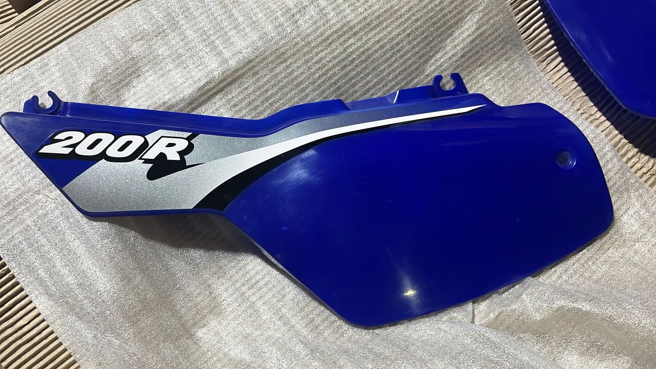 Tampa lateral esquerda Yamaha dt200r original - Peças para motos
