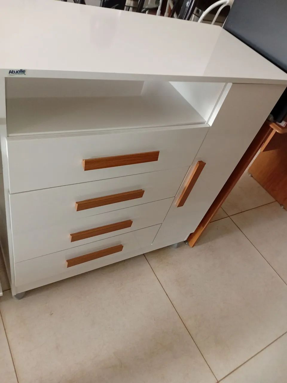 Cômoda Delta nova