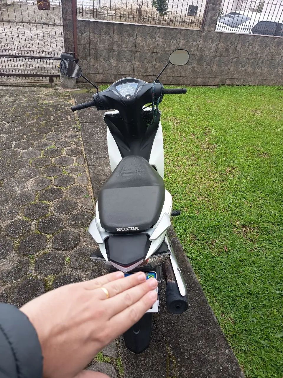 Honda biz com partida  - Foto 4