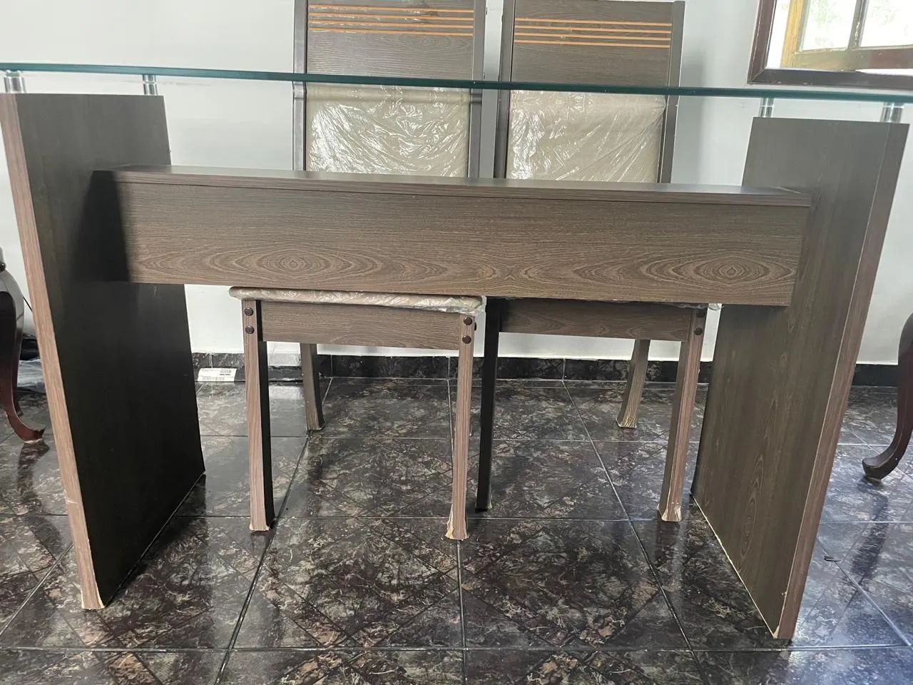 Venda de mesa de sala com cadeiras - Foto 4