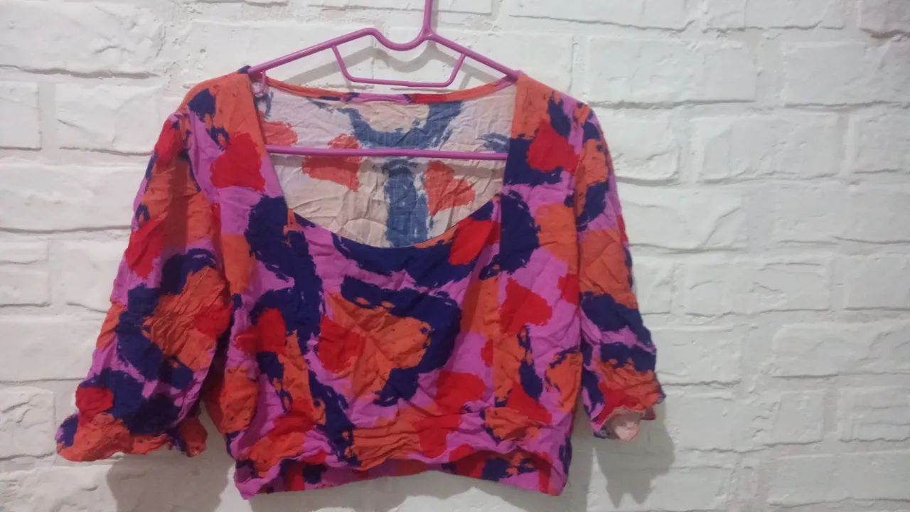 Camisa Cropped Estampada Feminina M  - Foto 3