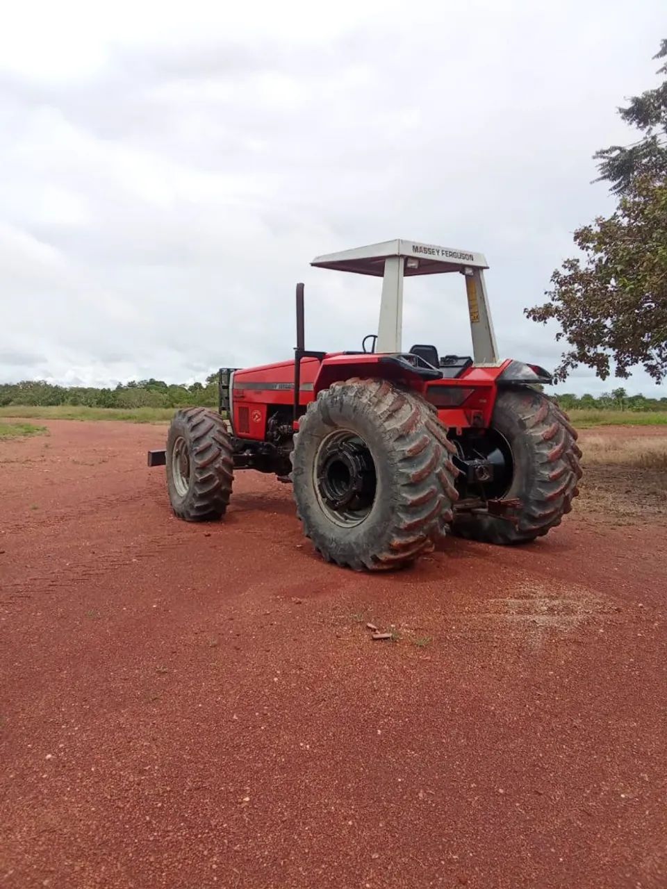 Trator 4x4 Massey Ferguson - Foto 3