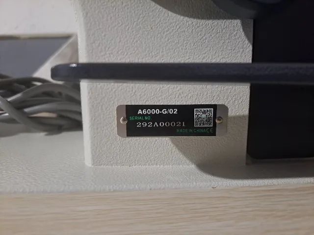 Máquina de Costura Zoje  A6000-G/02 com mesa  (nunca usada) - Foto 6