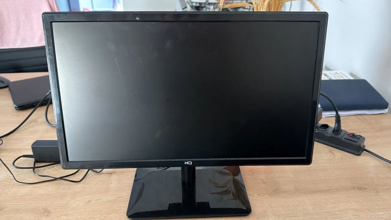 Monitor HQ 19,5 - LED - Excelente Estado | Menos de 1 ano de uso
