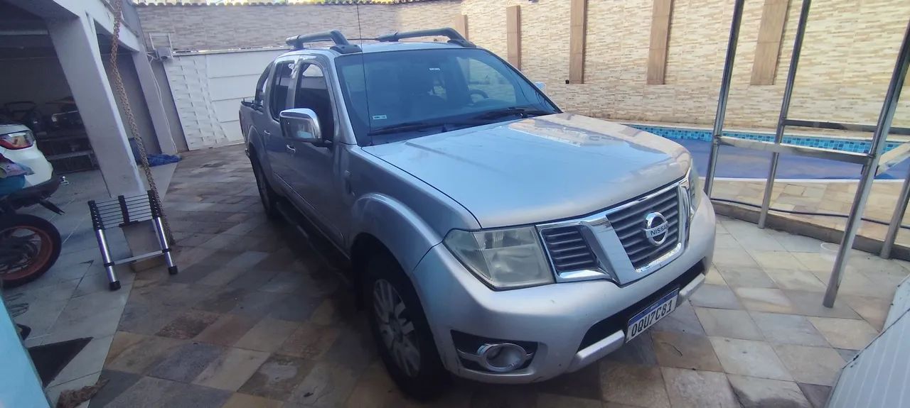 Nissan Frontier SL CD 4X4 2.5TB DIESEL AUT 2013