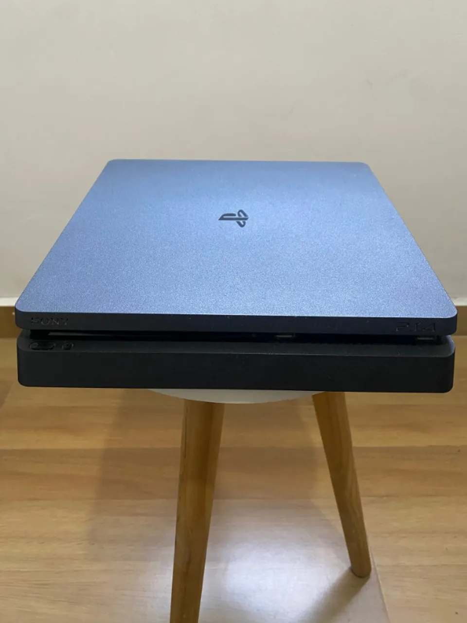Console PS4 Slim Final Fantasy XV Luna Edition 1Tb Desbloqueado