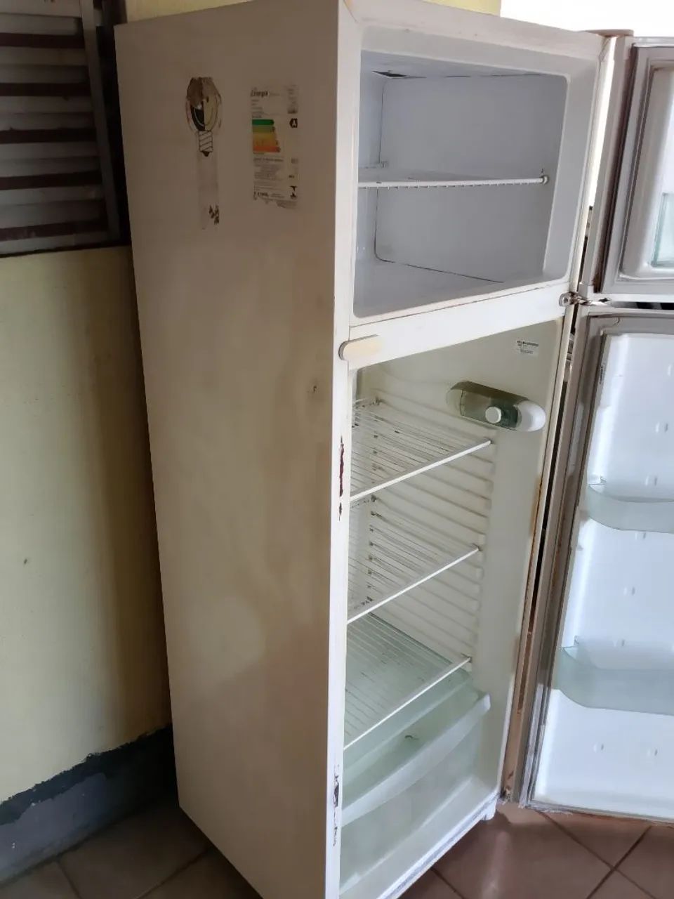 Vendo geladeira usada