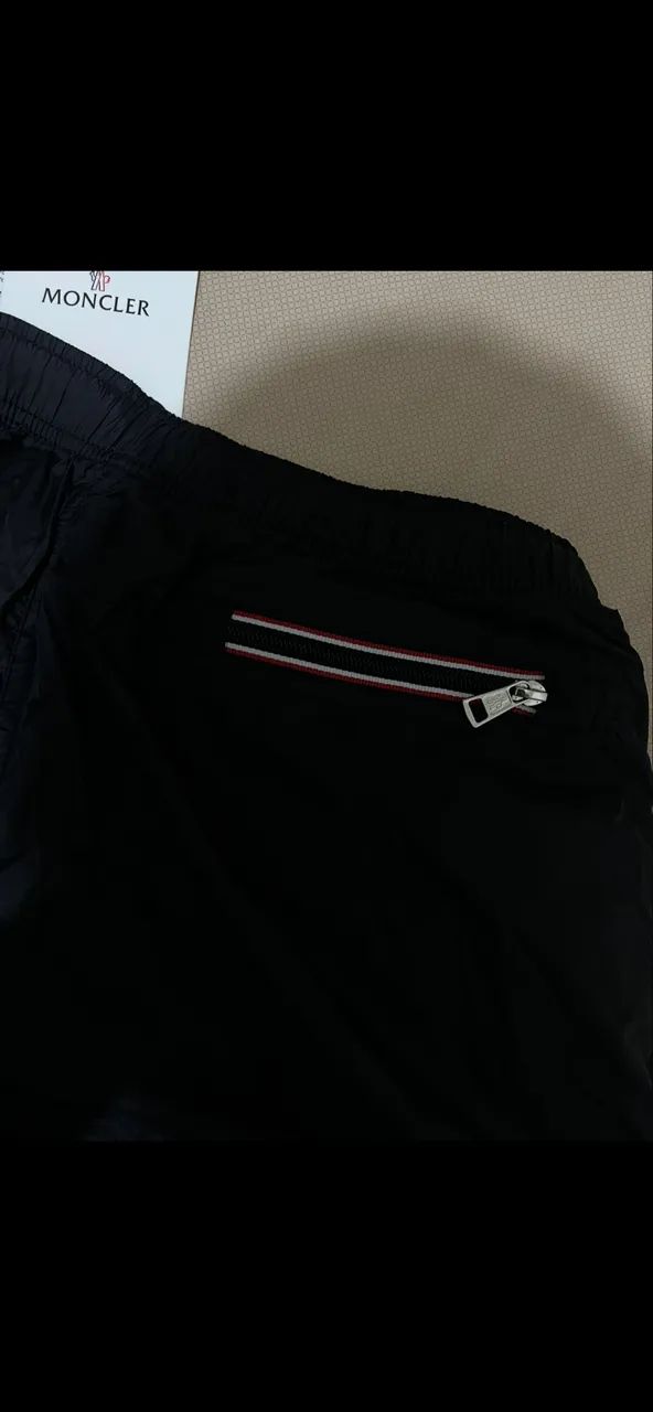 Short moncler original! Tamanho M  - Foto 2