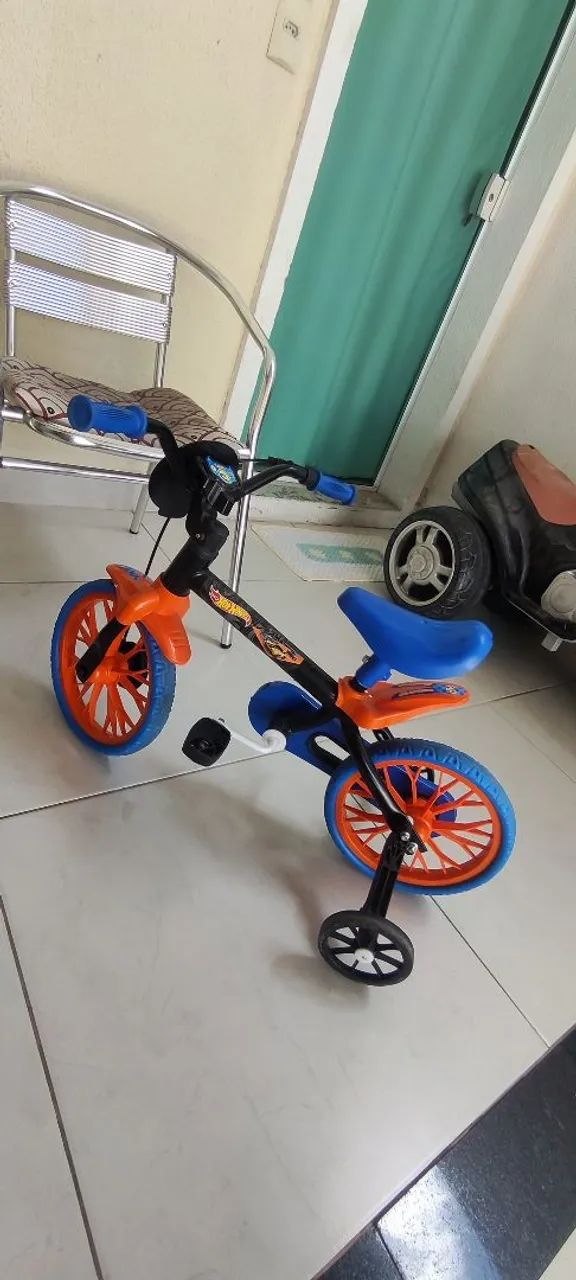 Bicicleta infantil Hot wheels - Foto 2