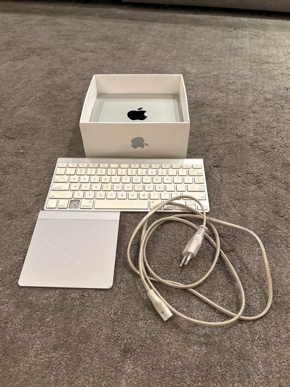 Computador Apple Mac Mini A1347-(Inclui teclado e touch pad