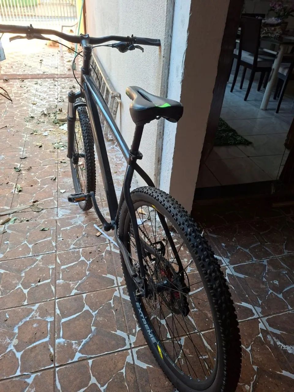 Bicicleta aro 29 em perfeito estado - Foto 2