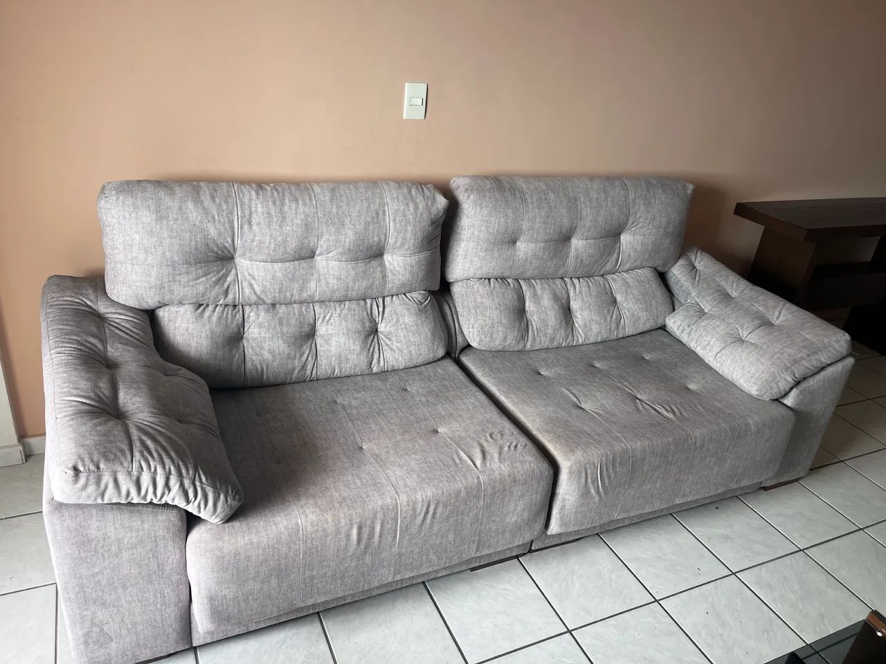 Sofá retrátil cinza grande - Foto 2