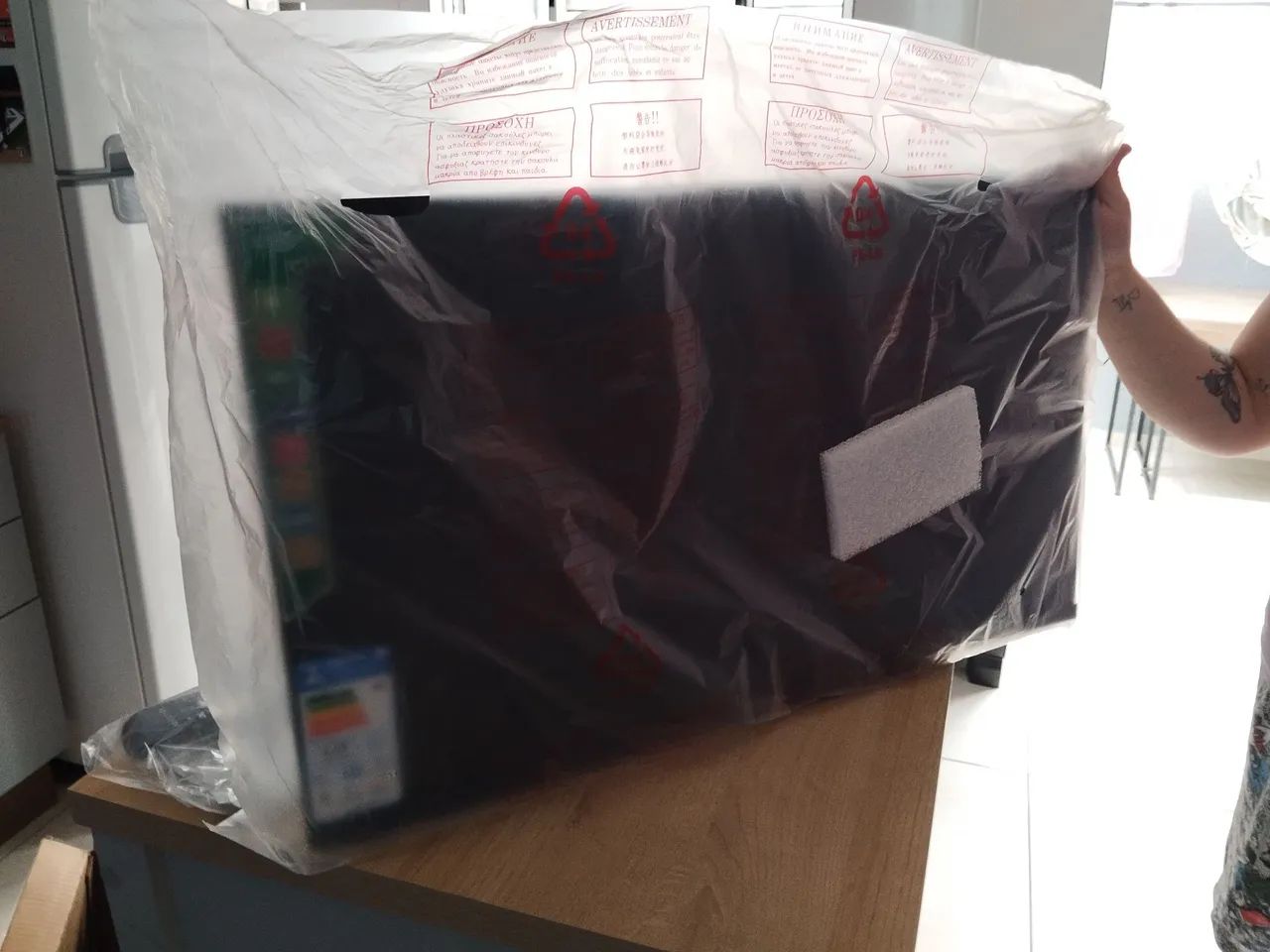 Vendendo tv 32 polegadas nova , porém baixei o preço pra vender por motivos pessoais. - Foto 5