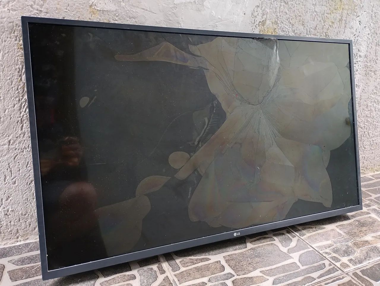 Tv LG 50 polegadas,tela quebrada  - Foto 2