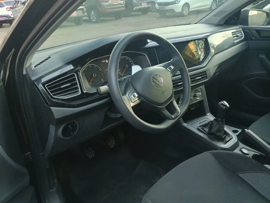 Volkswagen Polo Track 1.0 Flex 12V 5p, foto 7 de 11