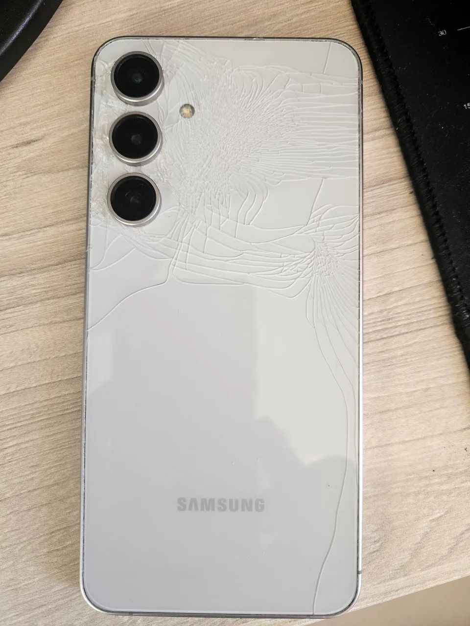 Samsung Galaxy 24FE 256gb - Foto 5