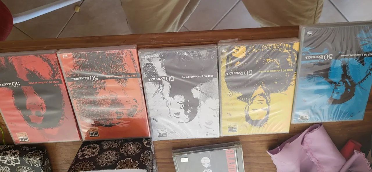 Box com 5 DVDs lacrados 50 anos de Rock'n Roll - Foto 2