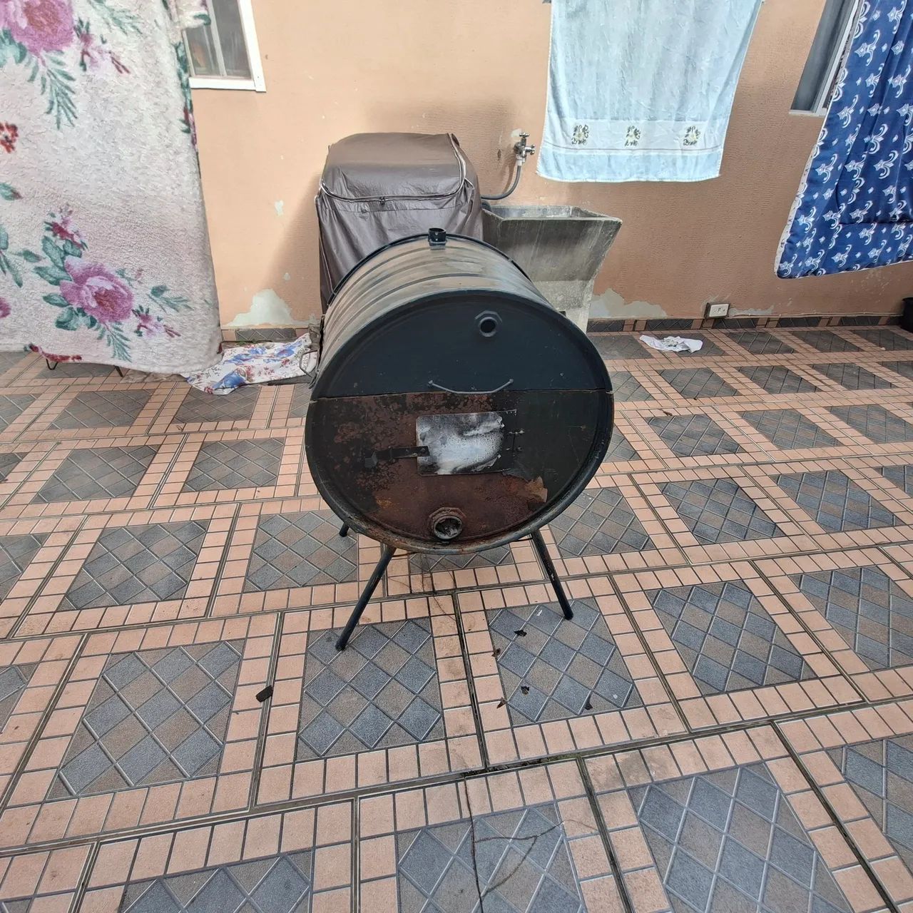 Churrasqueira latão