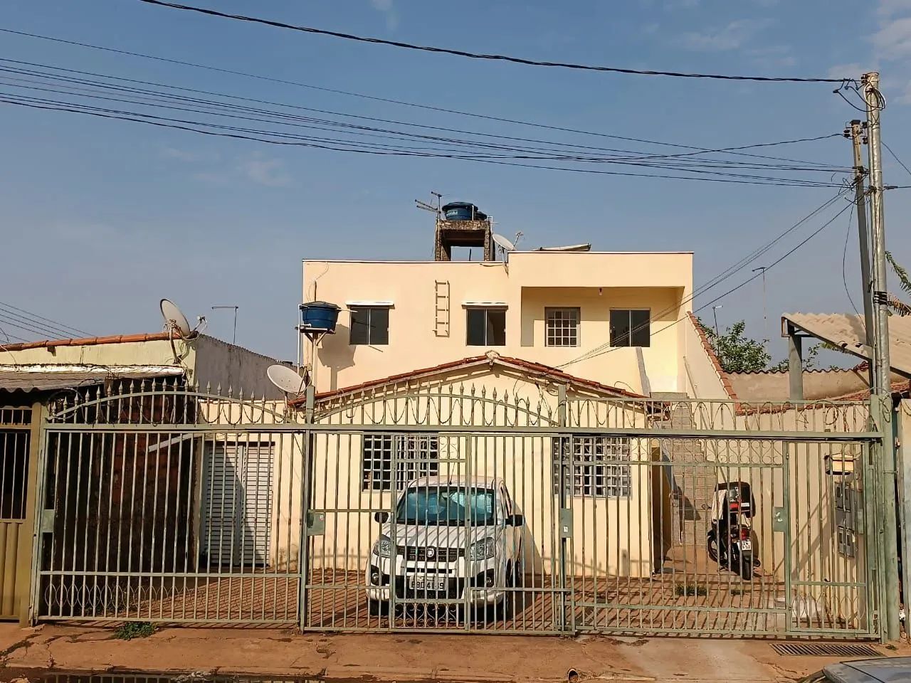 Aluga-se Ap. na 25 do P Norte e uma Kitnet na QNQ 05<br>