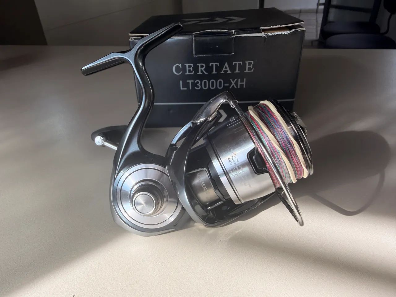 Molinete Daiwa Certate 2024 LT3000-XH - Foto 4