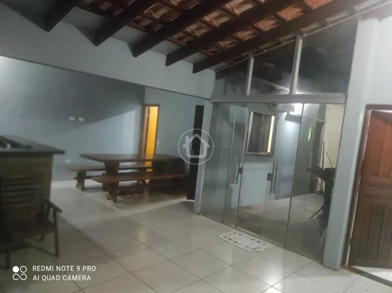 CASA COM EDÍCULA EXCELENTE EM JARDIM - Foto 3