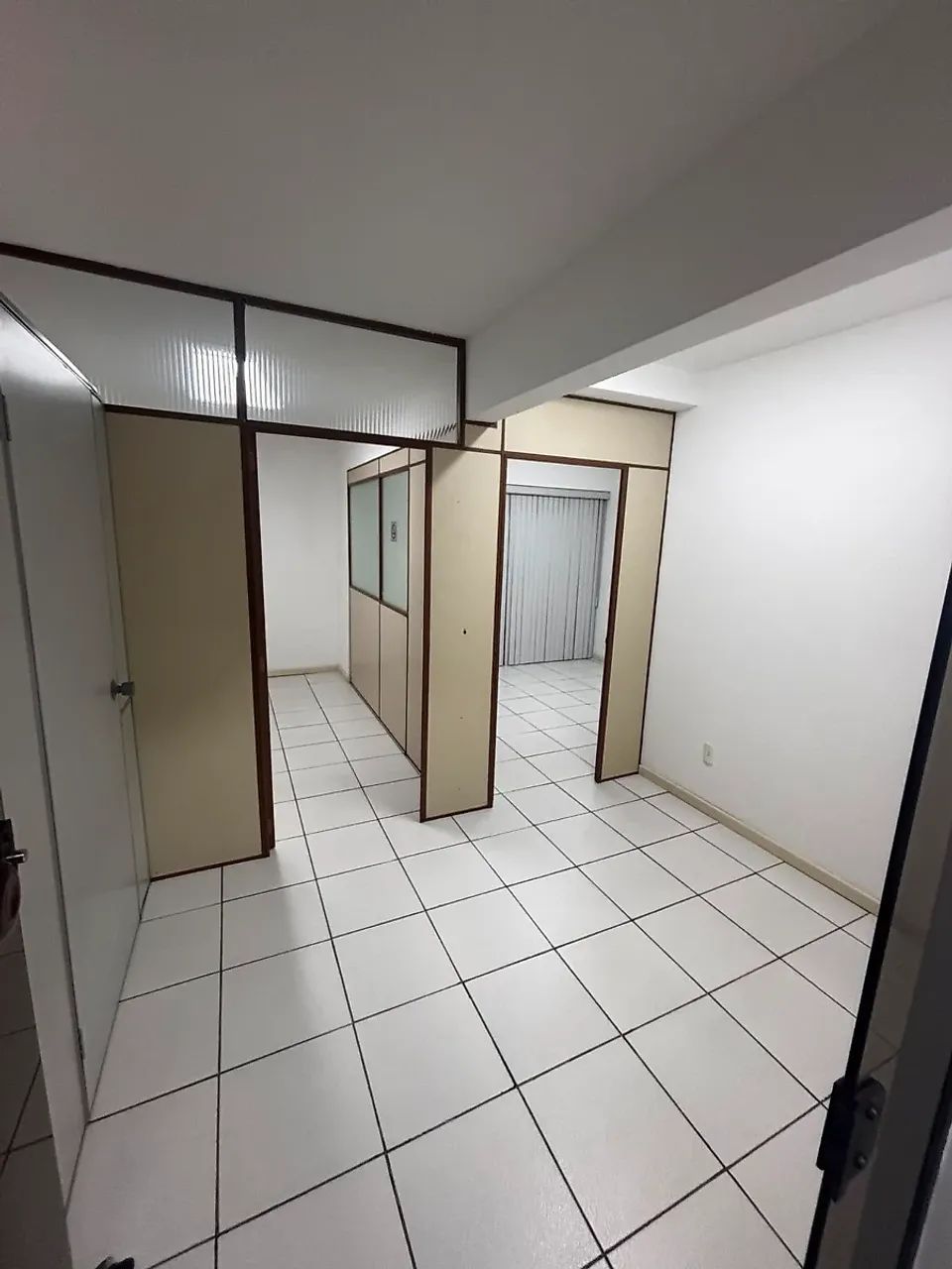 Excelente sala Comercial 73m² no Kobrasol Recepção e 2 Salas - Foto 5
