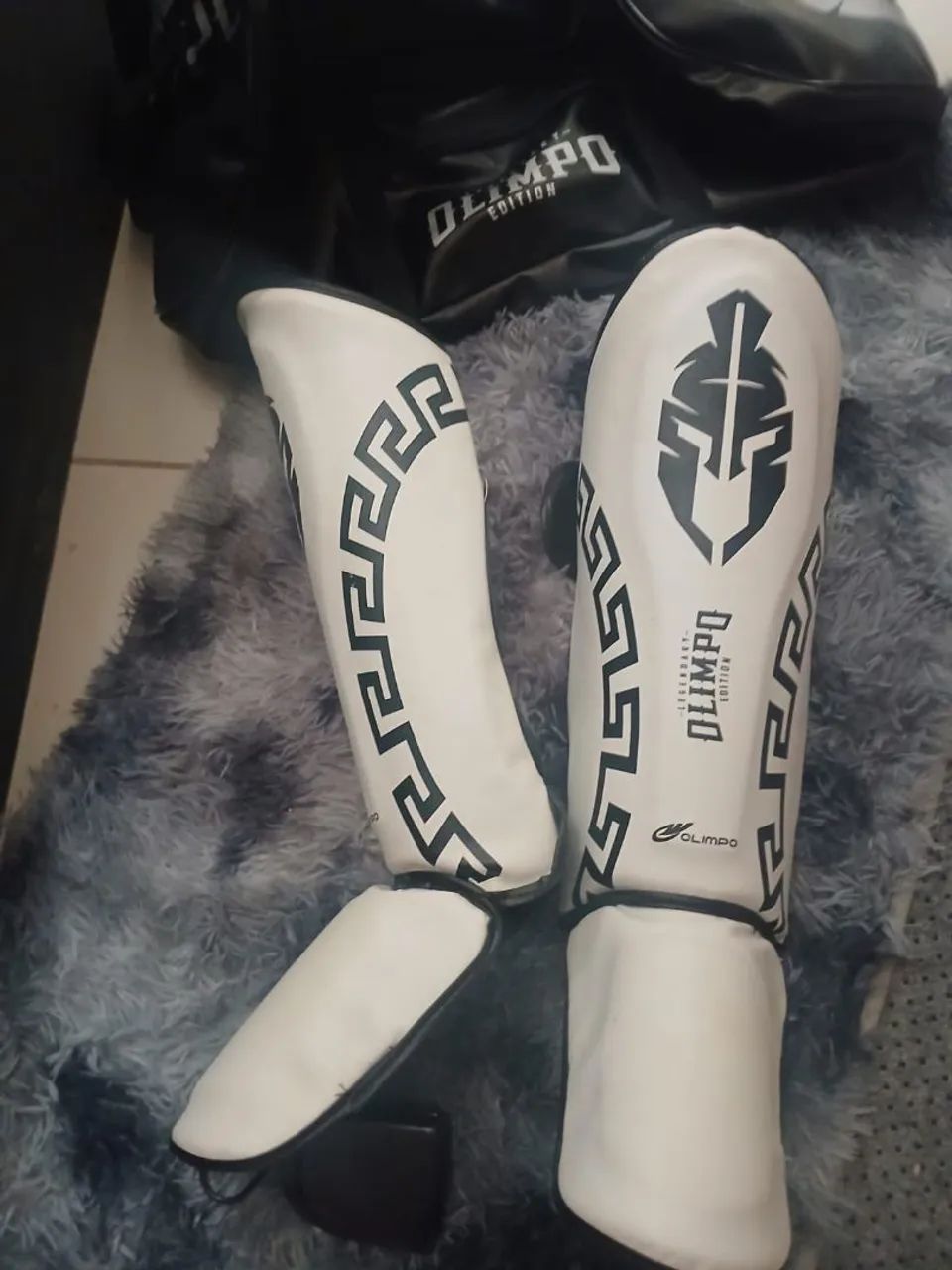 Luva e Caneleiras Kit - Muay Thay e Kickbox - Foto 2