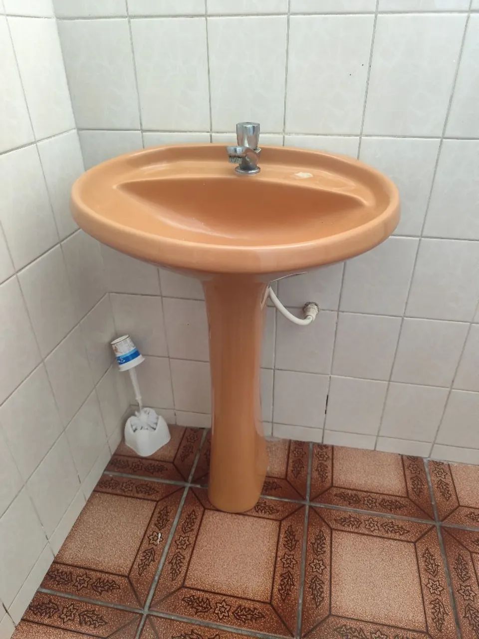 Lavatório Deca com coluna - Marrom antigo