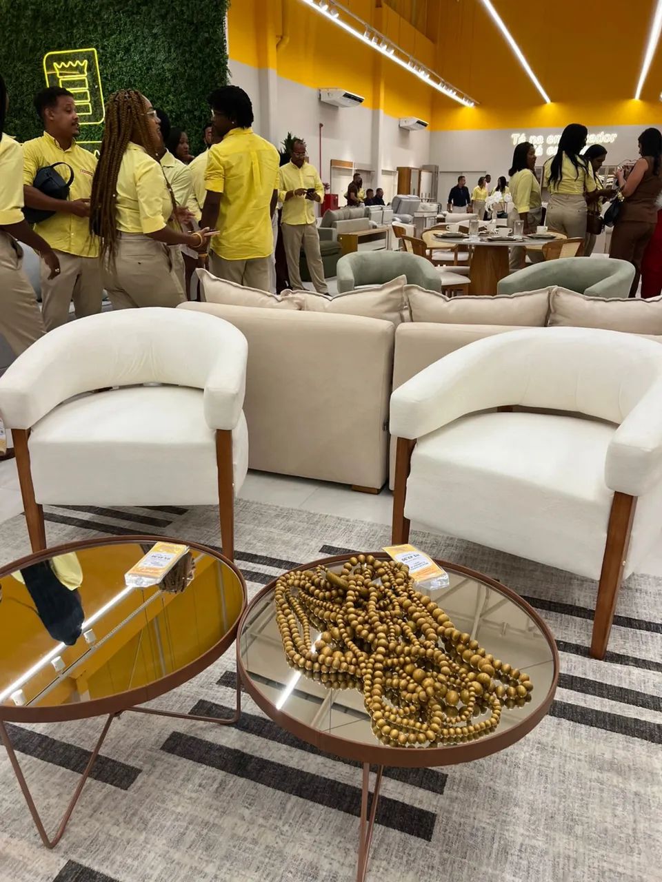 Mesa de centro nova (embalada) comprada na Embaixador Móveis  - Foto 4
