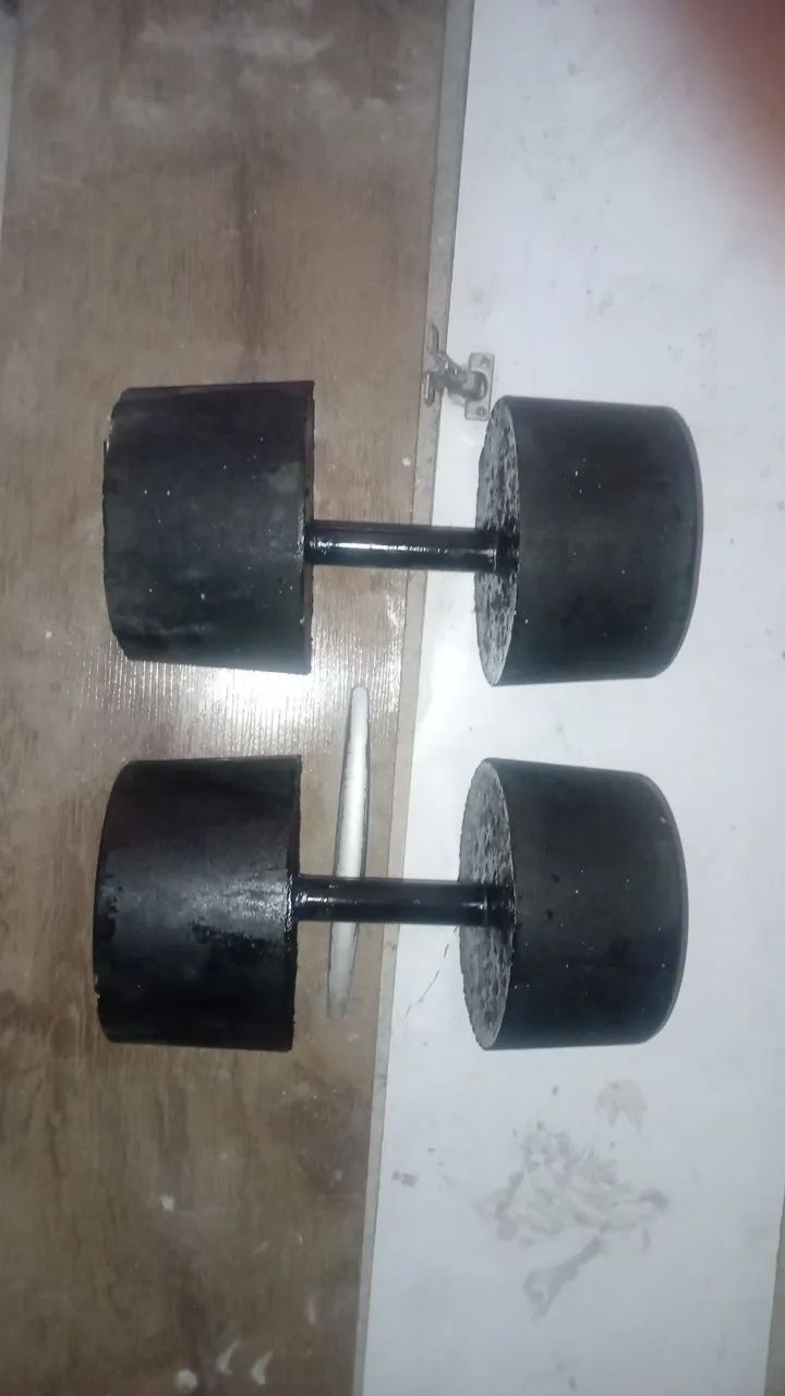 Halteres e barras de concreto para treinar em casa - Foto 3