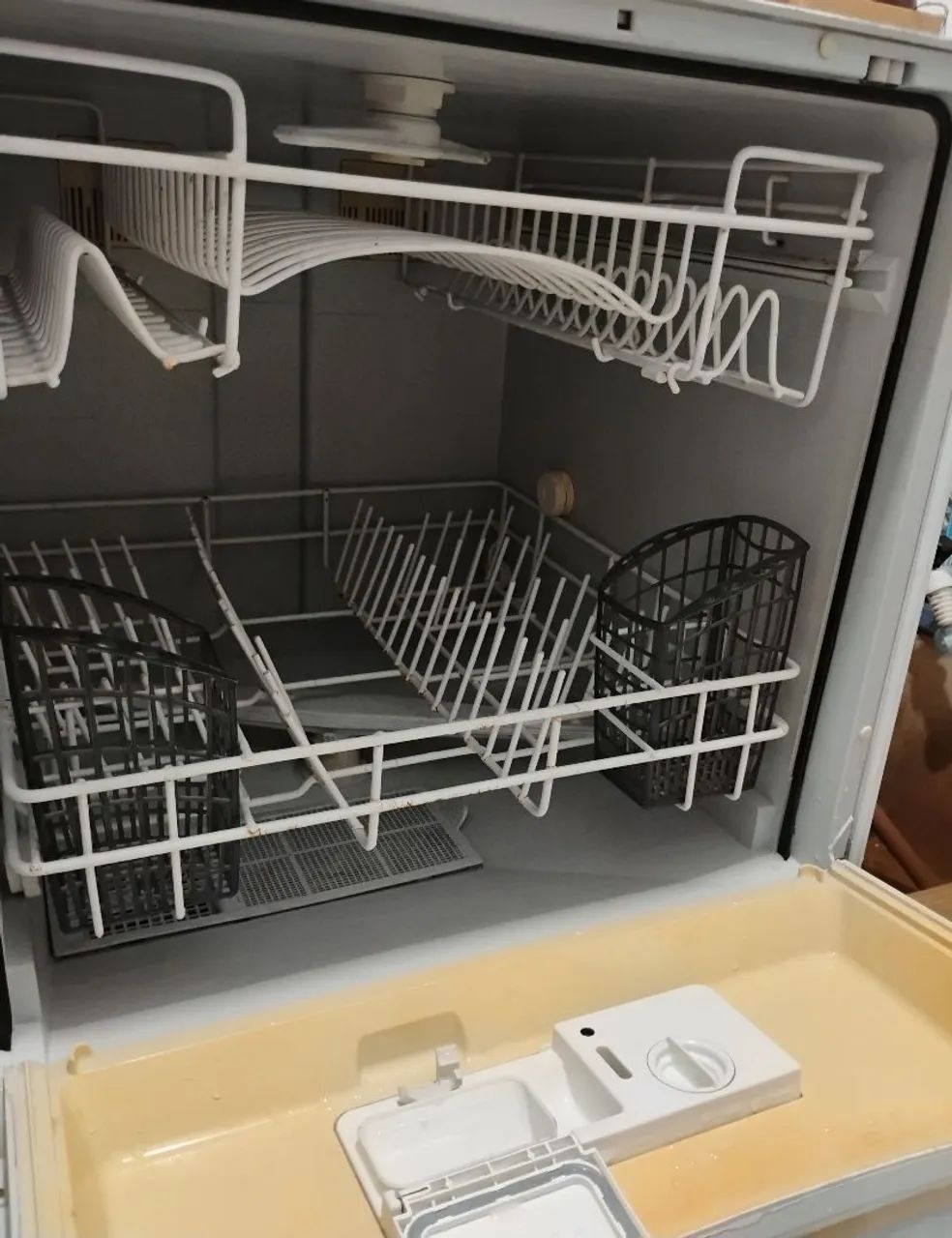 Lava-louças Brastemp 8 Serviços com defeito - Foto 2