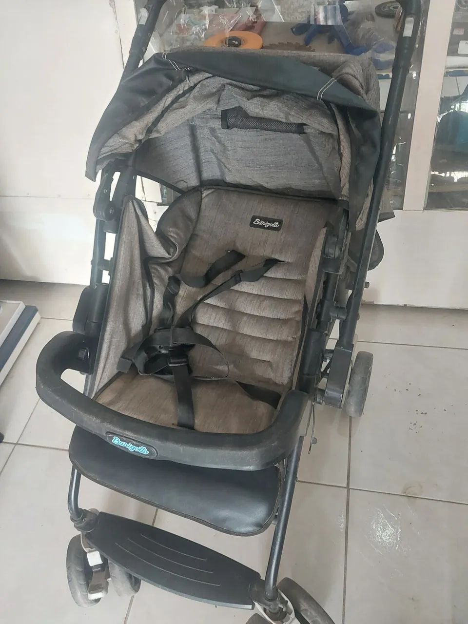 Carrinho de bebe com bebê conforto e base para carro - Foto 3