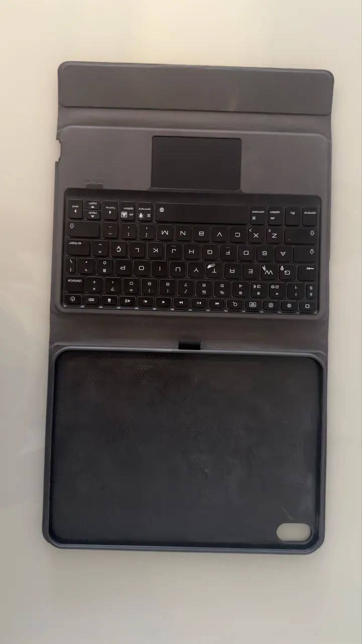 Capa para iPad com teclado e trackpad e apoio para caneta  - Foto 4