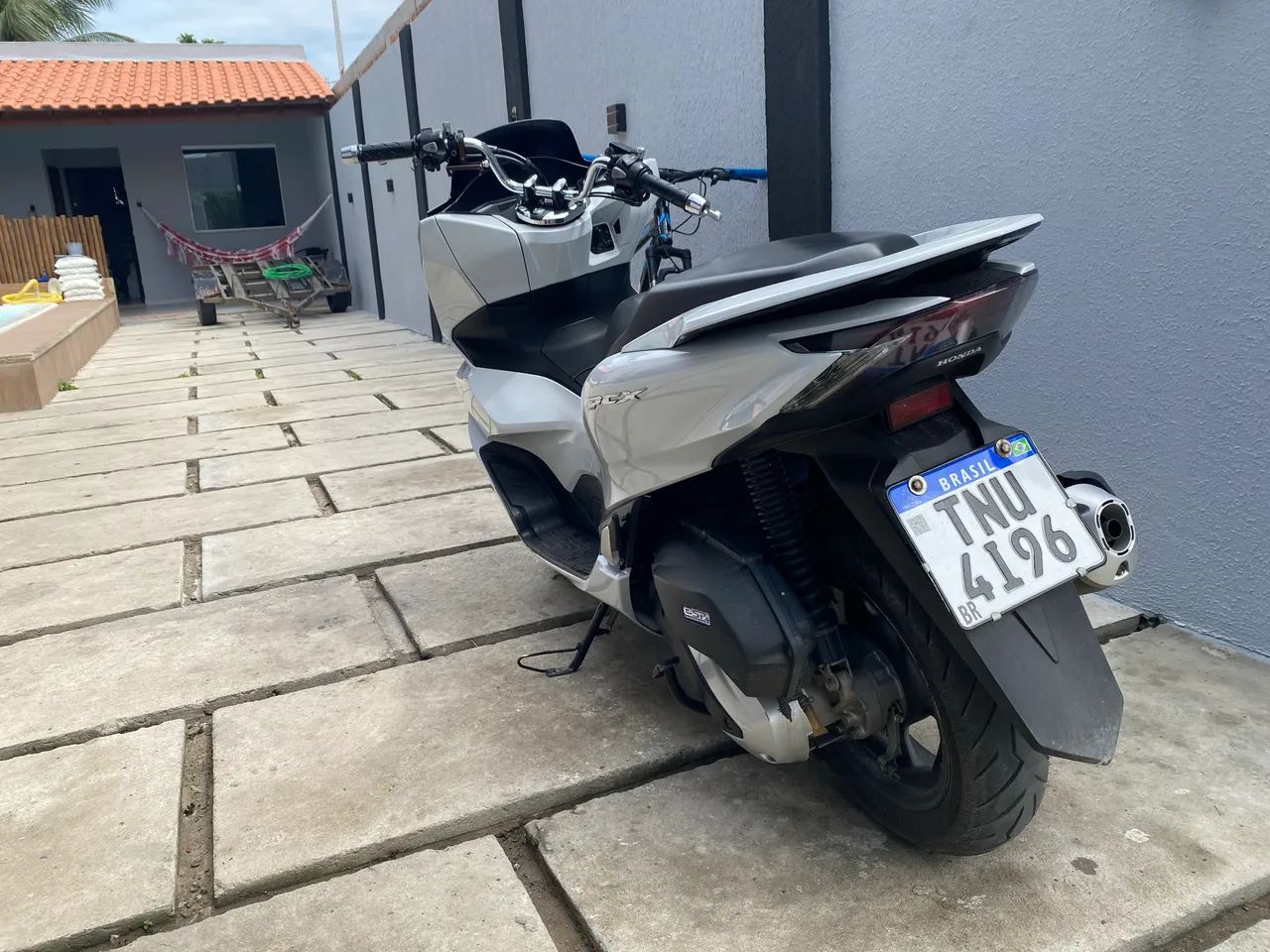 Vendo PCX bastante nova  - Foto 4