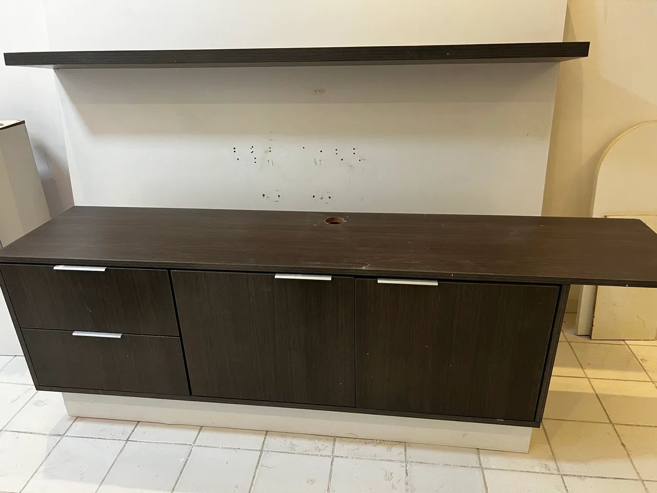 Cômoda Planejada 100% MDF + Vidro + Painel e Prancha