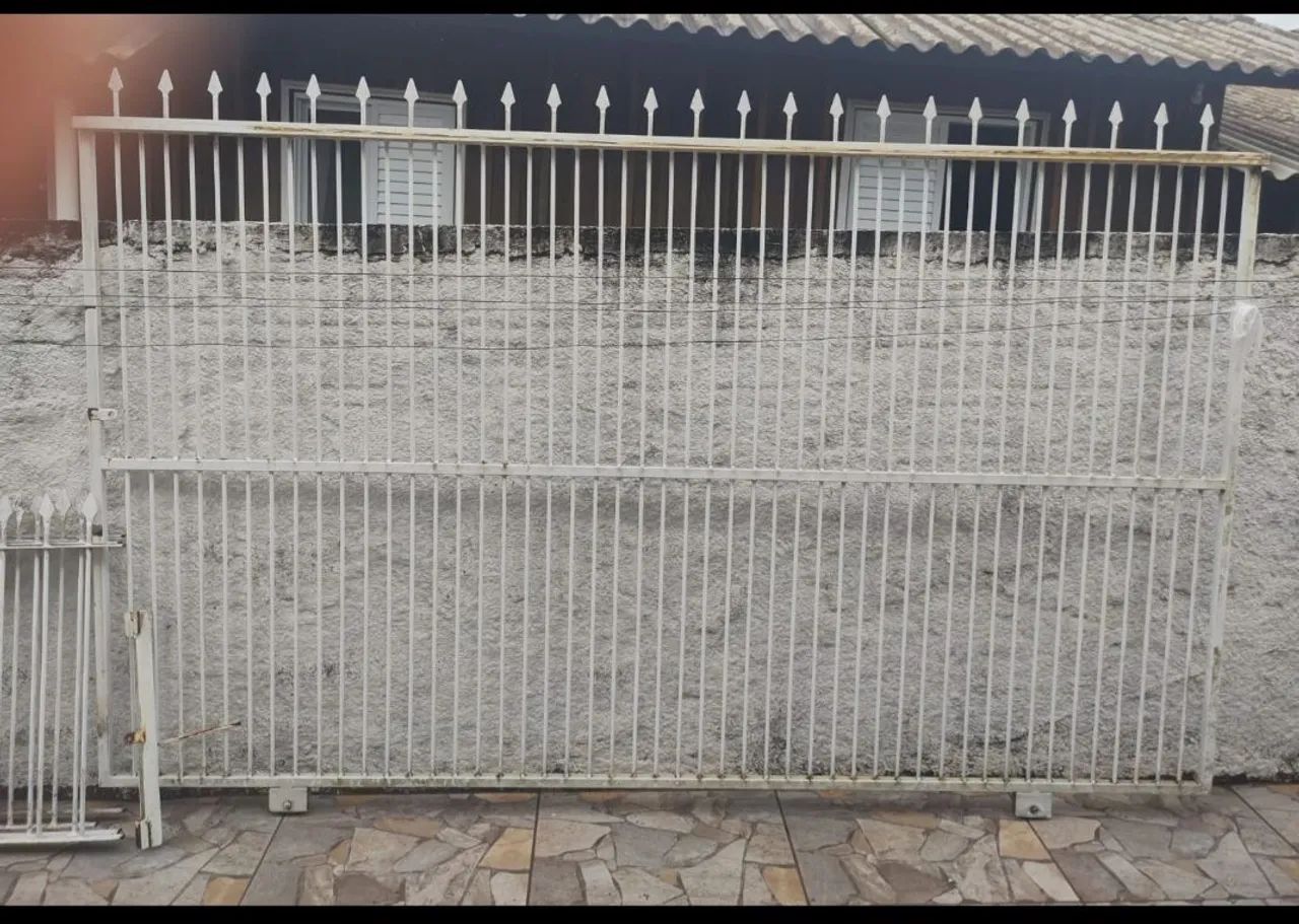 VENDO PORTÃO DE FERRO