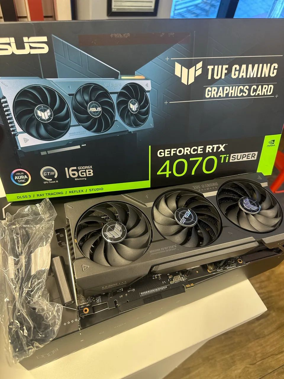 Placa de vídeo rtx 4070 ti super Asus tuf 