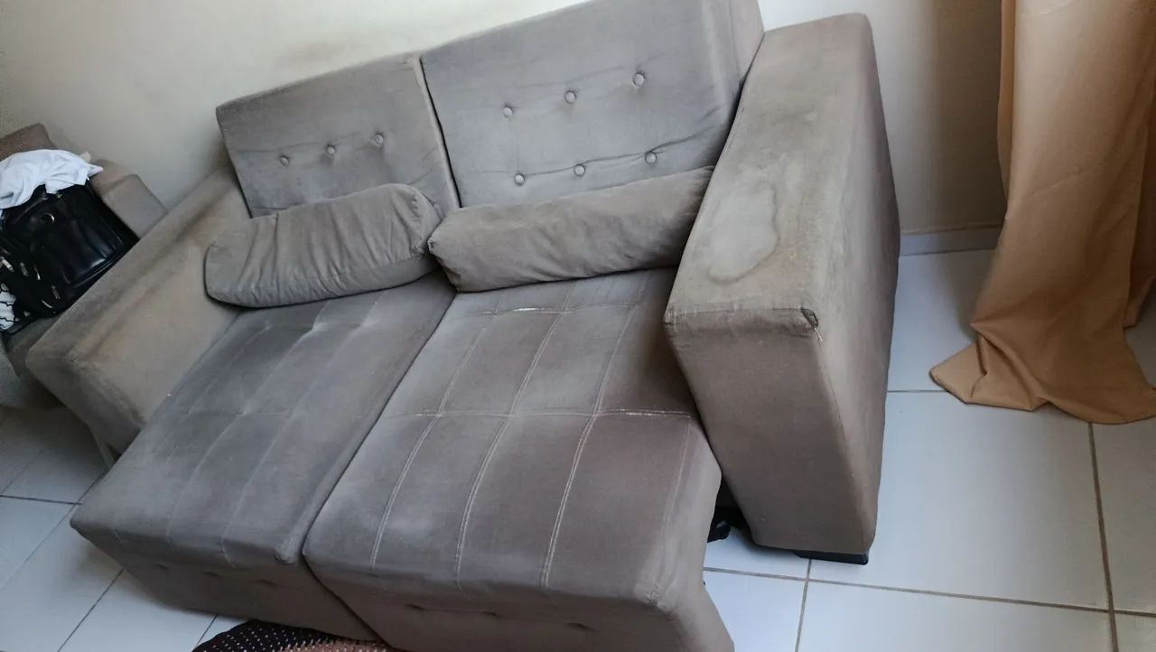Sofá retrátil e cadeiras de apoio  - Foto 3