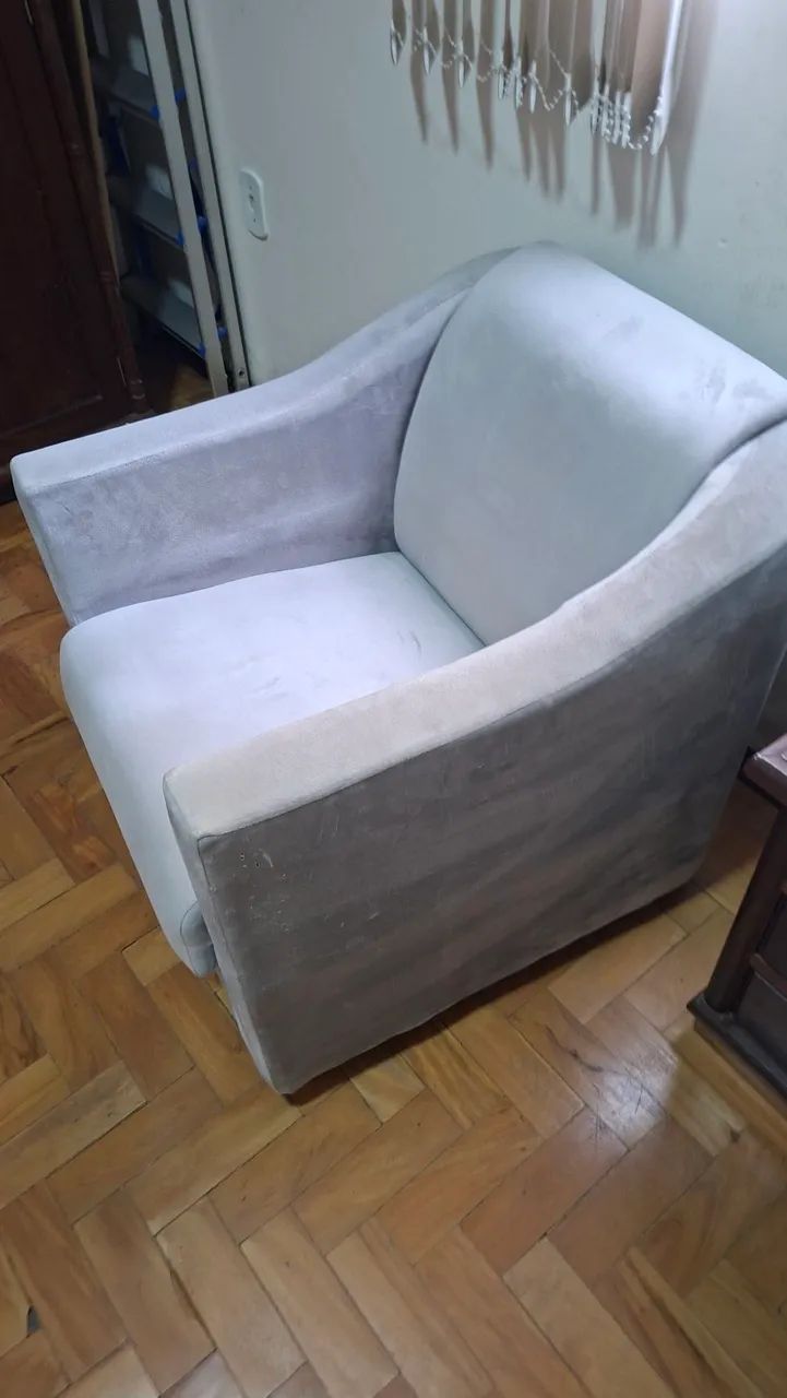 Poltrona sofá cinza tecido suede  - Foto 4