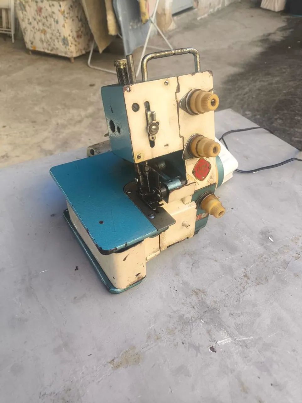 Maquina Overlock - Foto 4