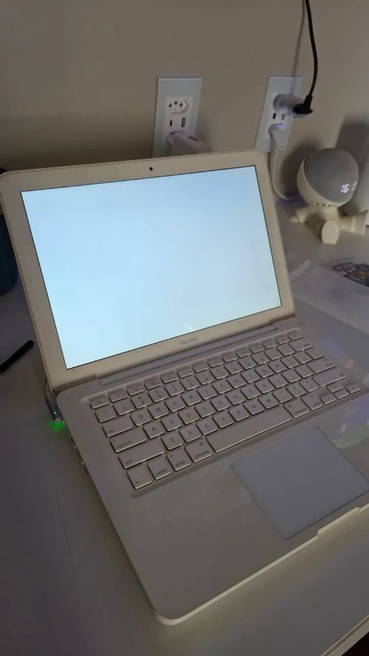 Macbook White - RARIDADE- Super conservado - Foto 5
