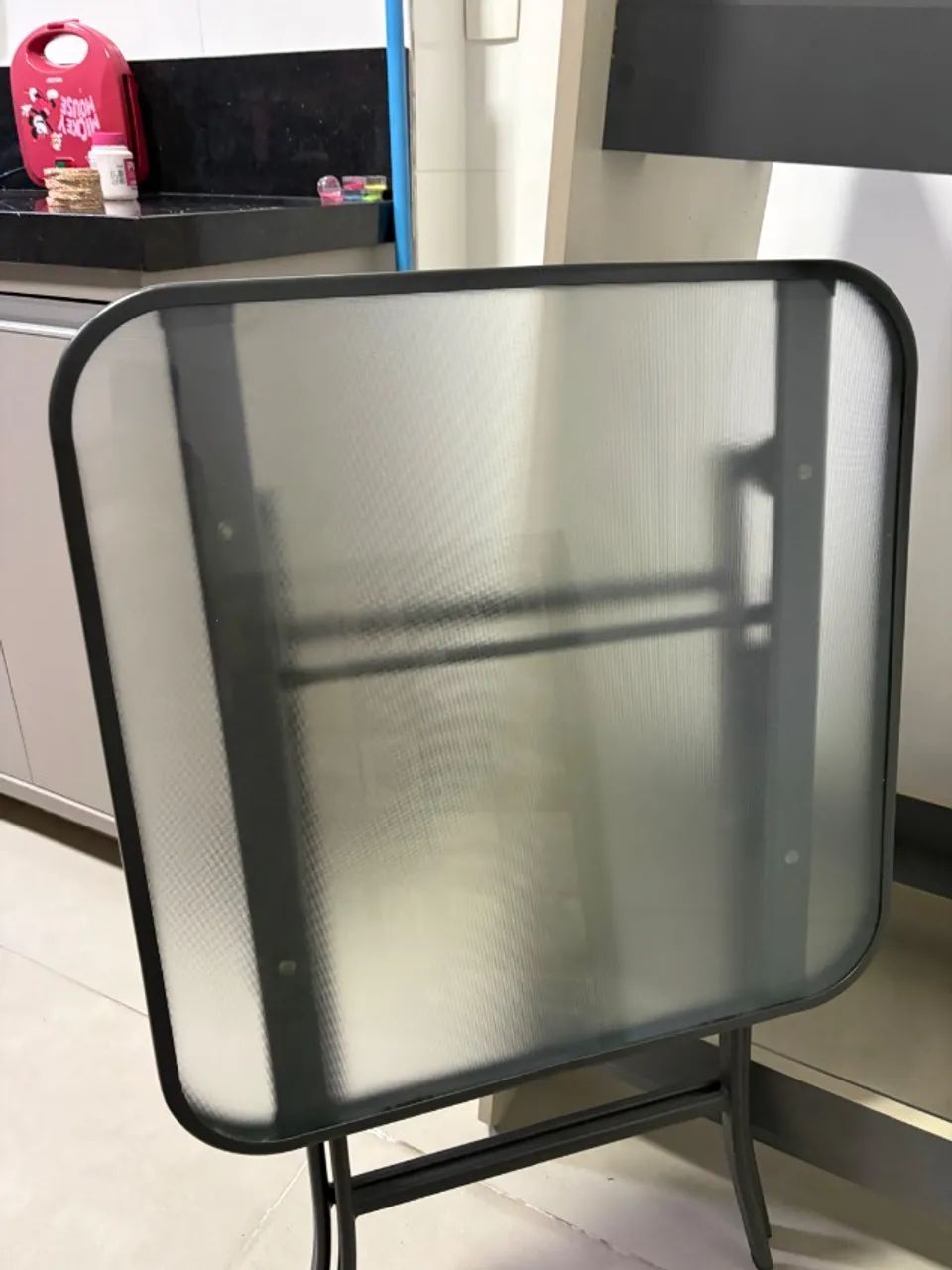 Mesa de jantar nova sem uso ferro e vidro