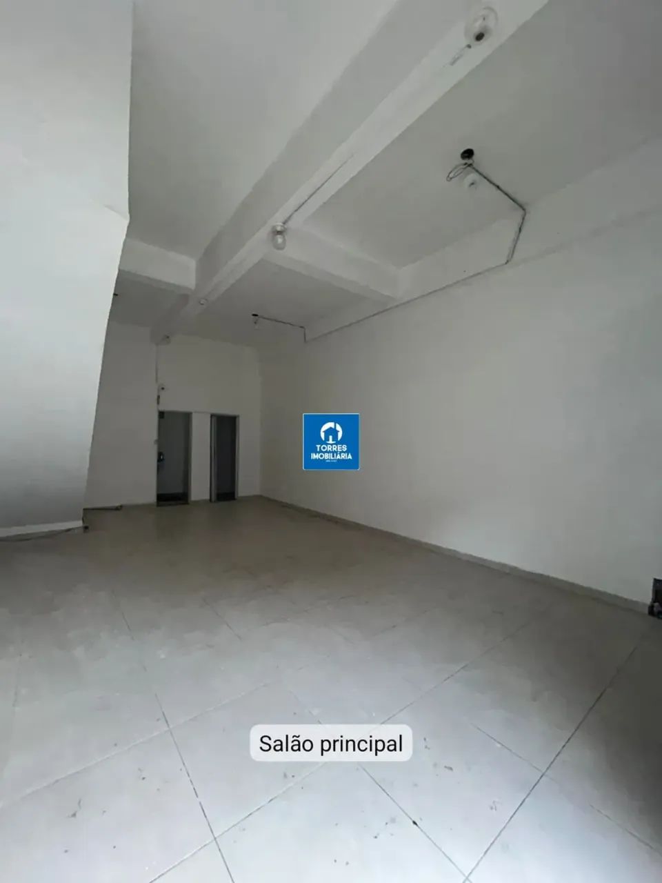 Loja na Parada 40 na rua principal alta visibilidade