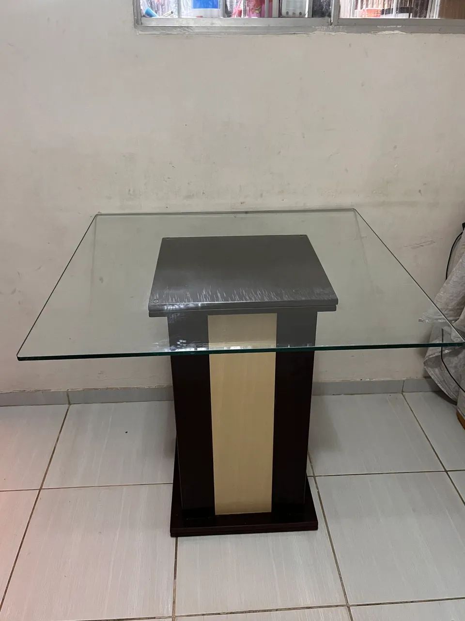 Mesa de vidro 4 lugares 