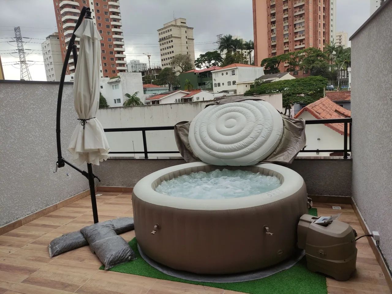 SPA inflável + ombrelone  - Foto 3